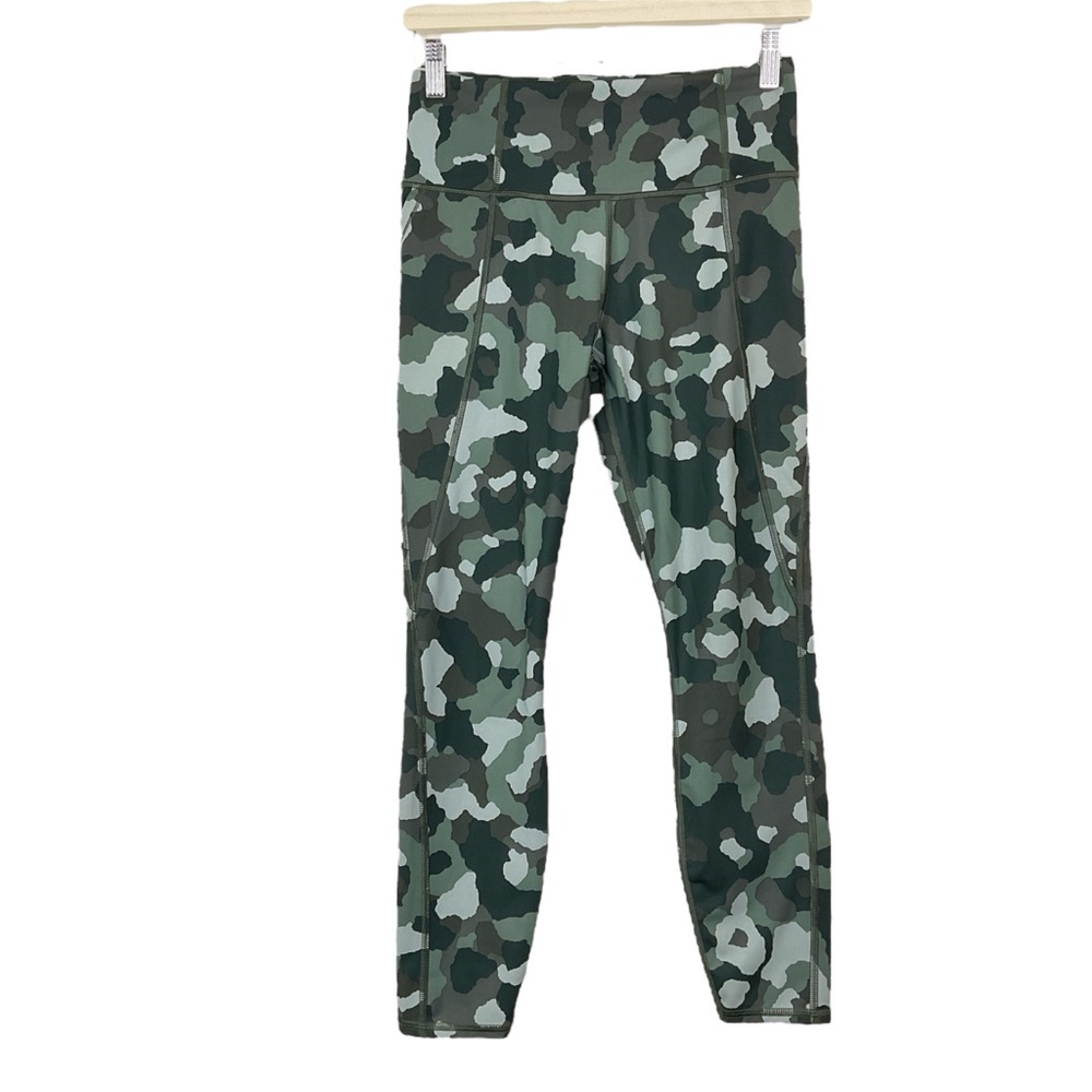 Athleta Lightning Camo 7/8 Tight Green Size Small